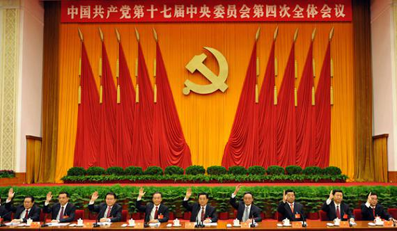 這是胡錦濤、吳邦國、溫家寶、賈慶林、李長春、習(xí)近平、李克強(qiáng)、賀國強(qiáng)、周永康在主席臺上。新華社記者黃敬文攝